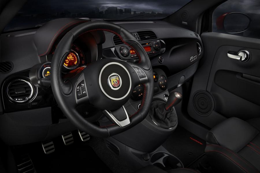 Интерьер Abarth 500 2012 года  (NA) (фото 48 из 75)